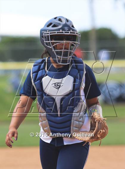 Thumbnail 2 in Chavez vs. South East (CIF LA City Section D2 Final) photogallery.