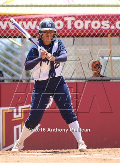 Thumbnail 3 in Chavez vs. South East (CIF LA City Section D2 Final) photogallery.