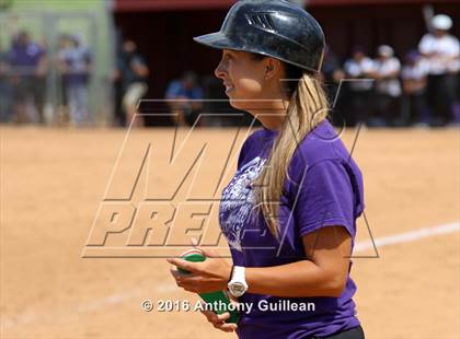 Thumbnail 2 in Chavez vs. South East (CIF LA City Section D2 Final) photogallery.