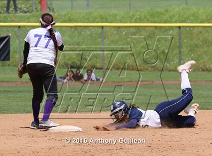 Thumbnail 2 in Chavez vs. South East (CIF LA City Section D2 Final) photogallery.