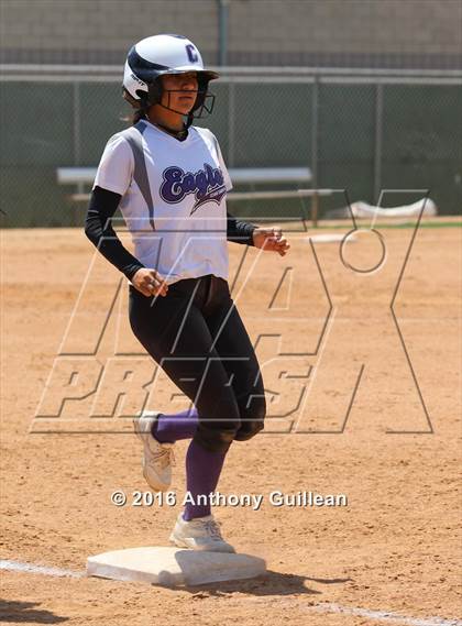 Thumbnail 3 in Chavez vs. South East (CIF LA City Section D2 Final) photogallery.