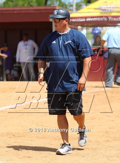 Thumbnail 3 in Chavez vs. South East (CIF LA City Section D2 Final) photogallery.