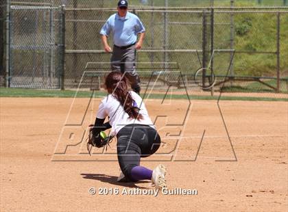 Thumbnail 3 in Chavez vs. South East (CIF LA City Section D2 Final) photogallery.