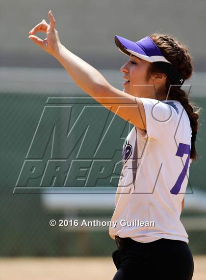 Thumbnail 1 in Chavez vs. South East (CIF LA City Section D2 Final) photogallery.