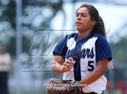 Thumbnail 2 in Chavez vs. South East (CIF LA City Section D2 Final) photogallery.