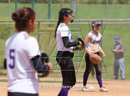 Thumbnail 3 in Chavez vs. South East (CIF LA City Section D2 Final) photogallery.