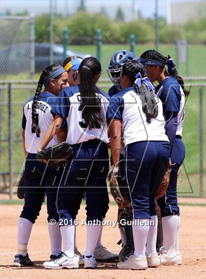 Thumbnail 3 in Chavez vs. South East (CIF LA City Section D2 Final) photogallery.