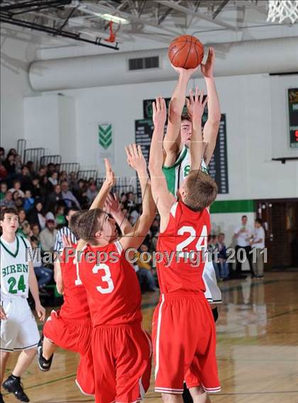 Thumbnail 3 in Siren vs. Luck photogallery.