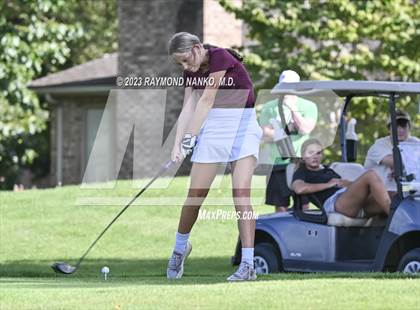 Thumbnail 3 in Yorktown Invitational photogallery.