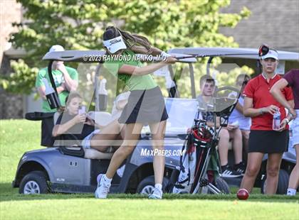 Thumbnail 3 in Yorktown Invitational photogallery.
