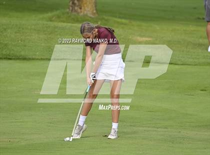 Thumbnail 3 in Yorktown Invitational photogallery.