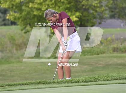 Thumbnail 3 in Yorktown Invitational photogallery.