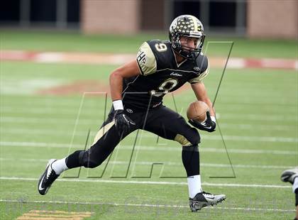 Thumbnail 2 in Cedar Park vs. Calhoun (UIL 4A Division 2 Regional Playoff) photogallery.