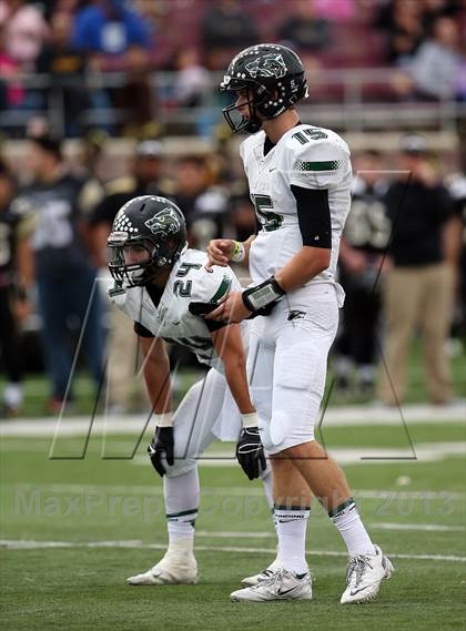 Thumbnail 2 in Cedar Park vs. Calhoun (UIL 4A Division 2 Regional Playoff) photogallery.