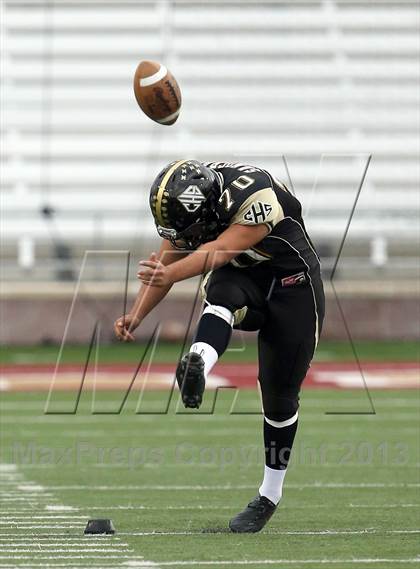Thumbnail 2 in Cedar Park vs. Calhoun (UIL 4A Division 2 Regional Playoff) photogallery.
