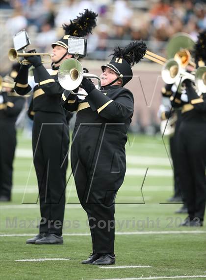Thumbnail 3 in Cedar Park vs. Calhoun (UIL 4A Division 2 Regional Playoff) photogallery.