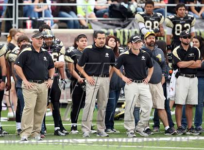 Thumbnail 3 in Cedar Park vs. Calhoun (UIL 4A Division 2 Regional Playoff) photogallery.