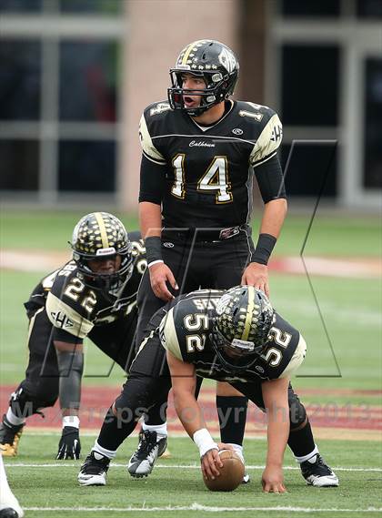 Thumbnail 2 in Cedar Park vs. Calhoun (UIL 4A Division 2 Regional Playoff) photogallery.