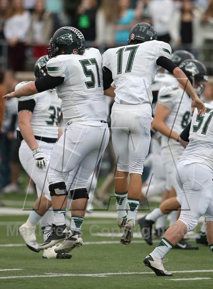 Thumbnail 3 in Cedar Park vs. Calhoun (UIL 4A Division 2 Regional Playoff) photogallery.