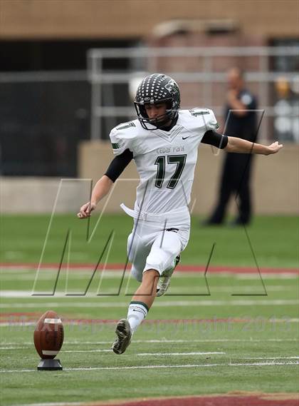 Thumbnail 3 in Cedar Park vs. Calhoun (UIL 4A Division 2 Regional Playoff) photogallery.