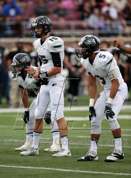 Thumbnail 3 in Cedar Park vs. Calhoun (UIL 4A Division 2 Regional Playoff) photogallery.