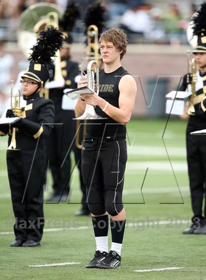 Thumbnail 2 in Cedar Park vs. Calhoun (UIL 4A Division 2 Regional Playoff) photogallery.