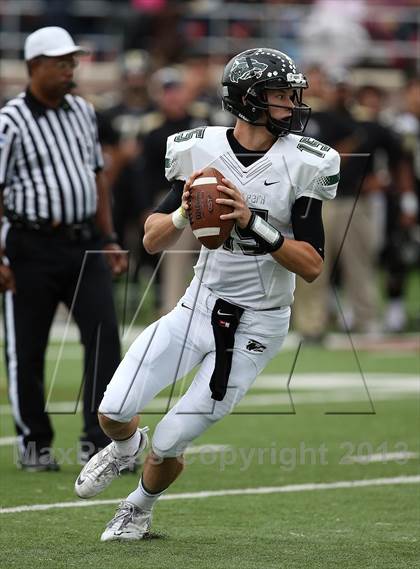 Thumbnail 3 in Cedar Park vs. Calhoun (UIL 4A Division 2 Regional Playoff) photogallery.
