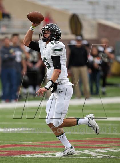 Thumbnail 3 in Cedar Park vs. Calhoun (UIL 4A Division 2 Regional Playoff) photogallery.