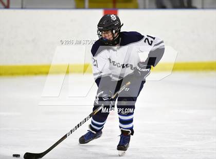 Thumbnail 2 in Lyman Hall/H-K/Coginchaug vs. SWS (Milford Holiday Jamboree) photogallery.