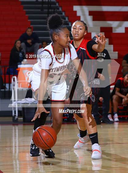 Thumbnail 2 in Centennial vs. Etiwanda (Battle at the Beach) photogallery.