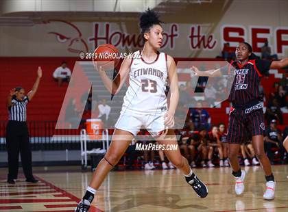 Thumbnail 3 in Centennial vs. Etiwanda (Battle at the Beach) photogallery.