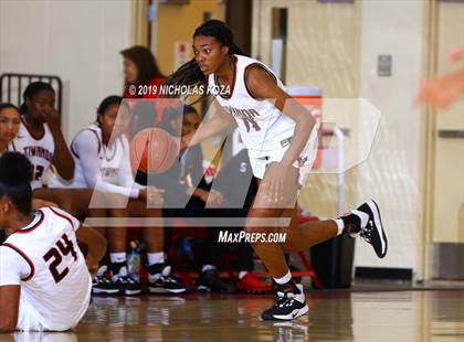 Thumbnail 2 in Centennial vs. Etiwanda (Battle at the Beach) photogallery.
