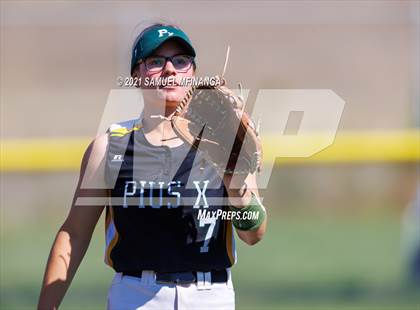 Thumbnail 1 in Marian vs. Pius X photogallery.