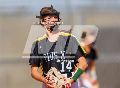 Thumbnail 1 in Marian vs. Pius X photogallery.