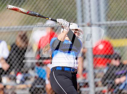 Thumbnail 2 in Marian vs. Pius X photogallery.