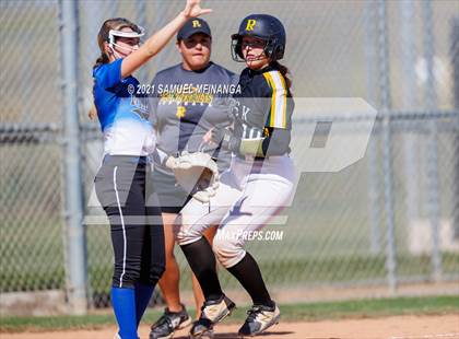 Thumbnail 2 in Marian vs. Pius X photogallery.