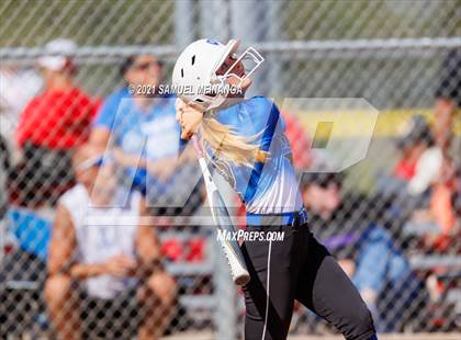 Thumbnail 1 in Marian vs. Pius X photogallery.
