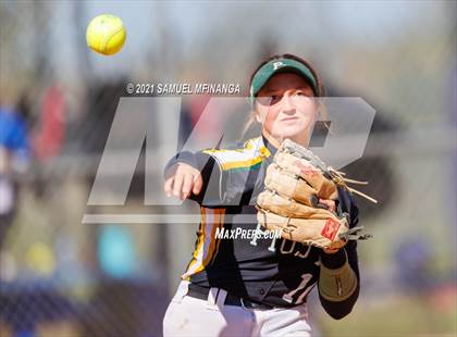 Thumbnail 2 in Marian vs. Pius X photogallery.