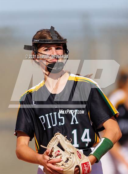 Thumbnail 2 in Marian vs. Pius X photogallery.