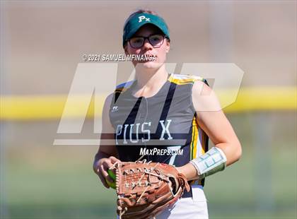 Thumbnail 1 in Marian vs. Pius X photogallery.