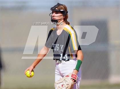 Thumbnail 2 in Marian vs. Pius X photogallery.