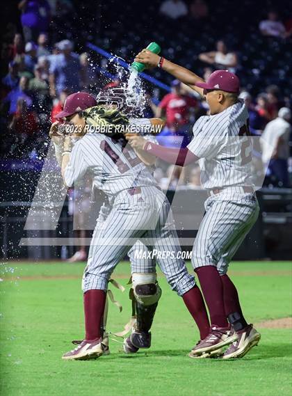 Thumbnail 1 in Westlake vs. Pearland (UIL 6A Baseball State Semifinal) photogallery.