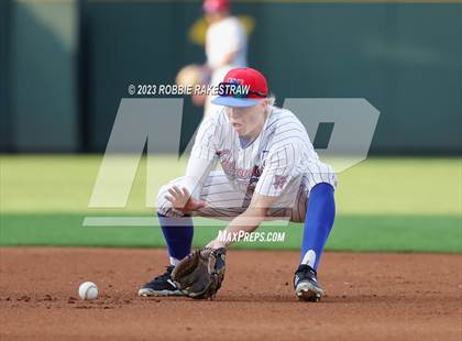 Thumbnail 1 in Westlake vs. Pearland (UIL 6A Baseball State Semifinal) photogallery.