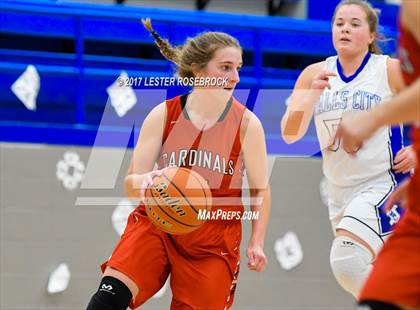 Thumbnail 3 in Falls City vs. St. Paul (Falls City Basketball Tournament) photogallery.