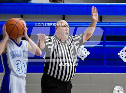 Thumbnail 2 in Falls City vs. St. Paul (Falls City Basketball Tournament) photogallery.