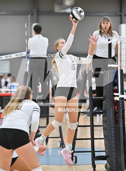 Thumbnail 1 in Oviedo vs. Bishop's (Nike TOC Southwest) photogallery.