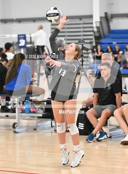 Thumbnail 3 in Oviedo vs. Bishop's (Nike TOC Southwest) photogallery.