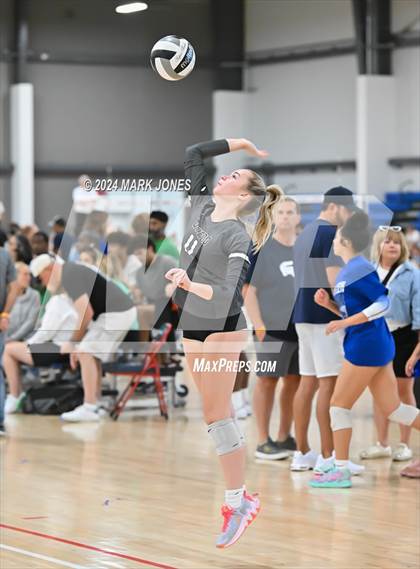 Thumbnail 2 in Oviedo vs. Bishop's (Nike TOC Southwest) photogallery.