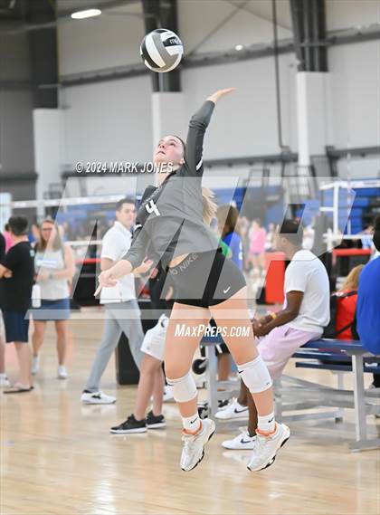Thumbnail 1 in Oviedo vs. Bishop's (Nike TOC Southwest) photogallery.