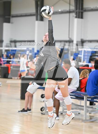 Thumbnail 2 in Oviedo vs. Bishop's (Nike TOC Southwest) photogallery.